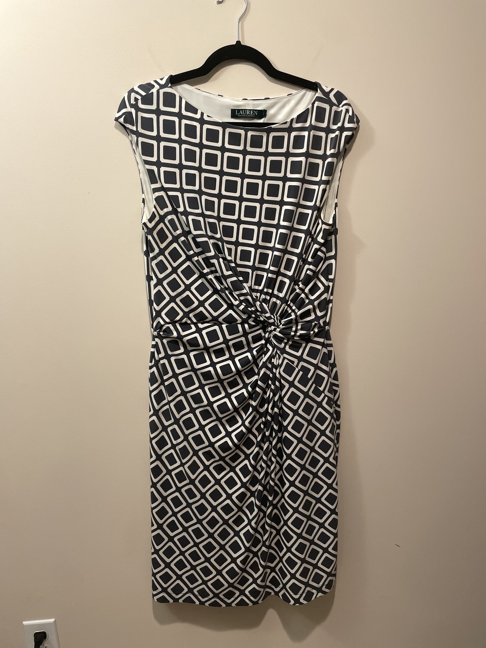 Lauren Ralph Lauren Gray & White Geometric Twist-Waist Dress